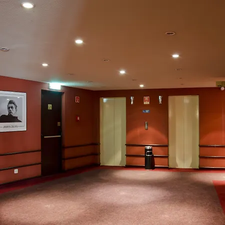 في آي بي إكسيكيوتيف إيدن الفندقية بالخدمة الذاتية 4*