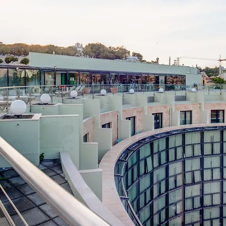 Ξενοδοχείο με διαμερίσματα Vip Executive Eden 4*