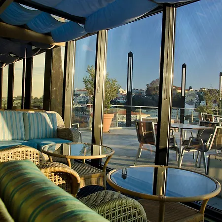 Ξενοδοχείο με διαμερίσματα Vip Executive Eden 4*