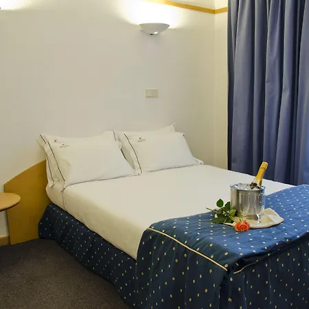 Lägenhetshotell Vip Executive Eden 4*