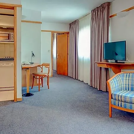 Апарт-отель Vip Executive Eden 4*