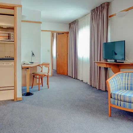 Lägenhetshotell Vip Executive Eden 4*