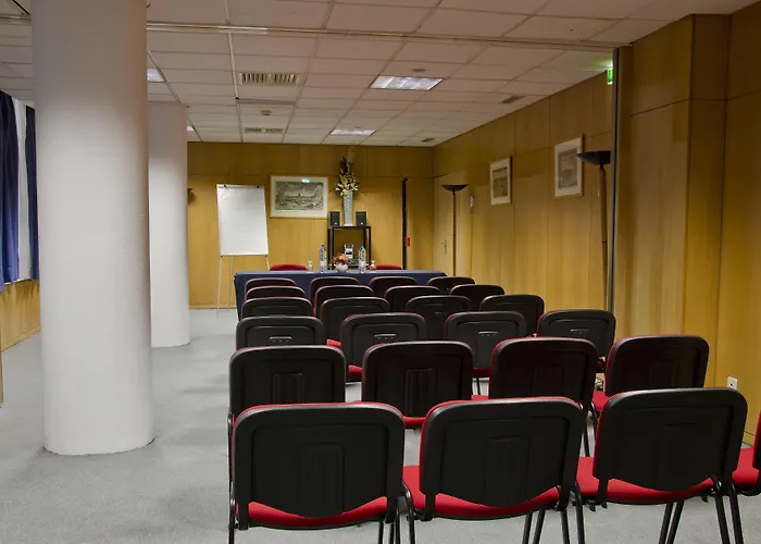 في آي بي إكسيكيوتيف إيدن الفندقية بالخدمة الذاتية 4* Lisboa