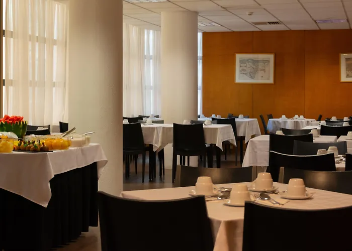 في آي بي إكسيكيوتيف إيدن الفندقية بالخدمة الذاتية 4* Lisboa