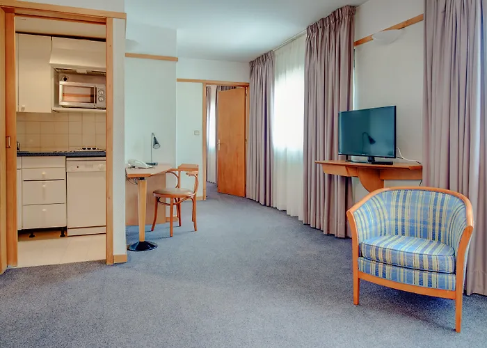 في آي بي إكسيكيوتيف إيدن الفندقية بالخدمة الذاتية