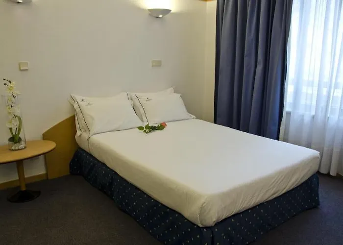 في آي بي إكسيكيوتيف إيدن الفندقية بالخدمة الذاتية 4*