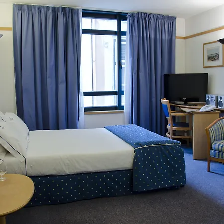 Lejlighedshotel Vip Executive Eden 4*